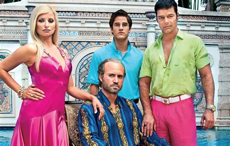 reparto de versace serie